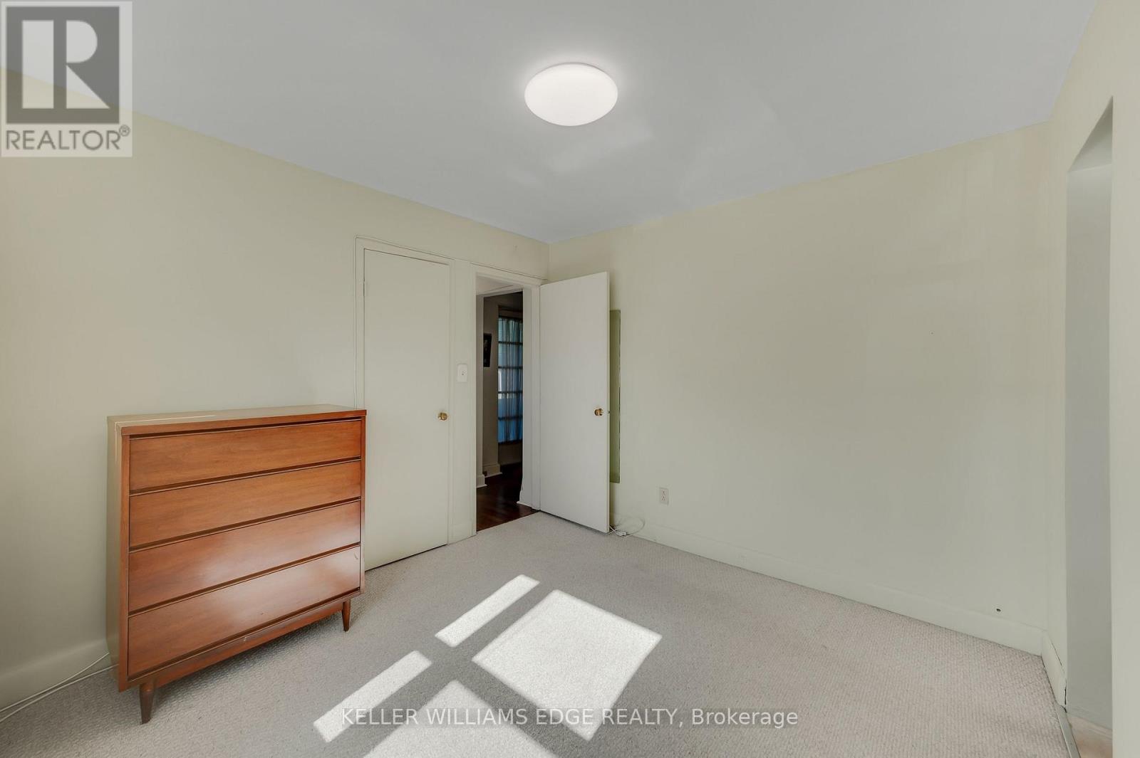 #9 824 BRANT STREET - 15