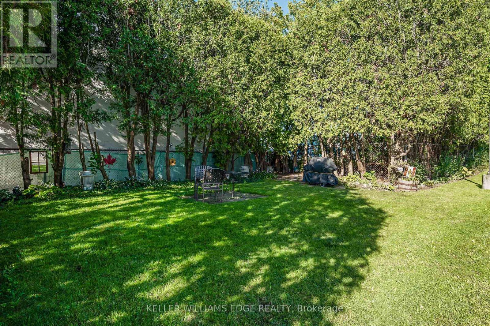 #9 824 BRANT STREET - 27