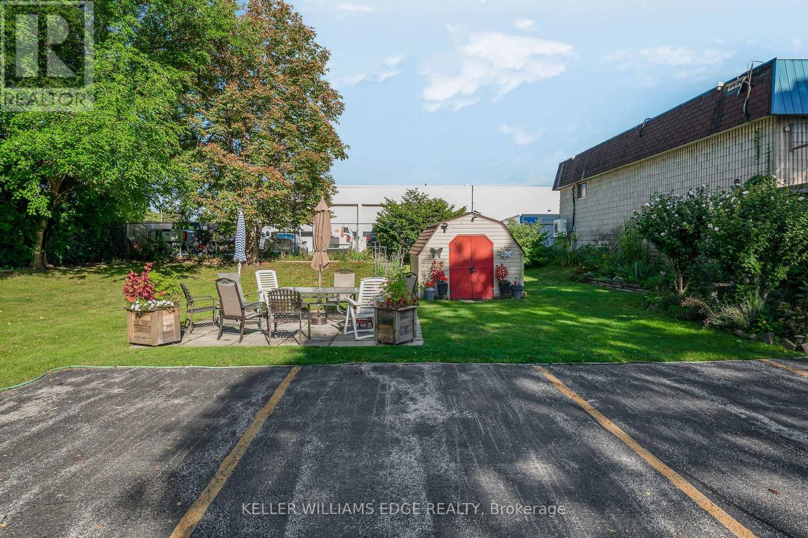 #9 824 BRANT STREET - 30