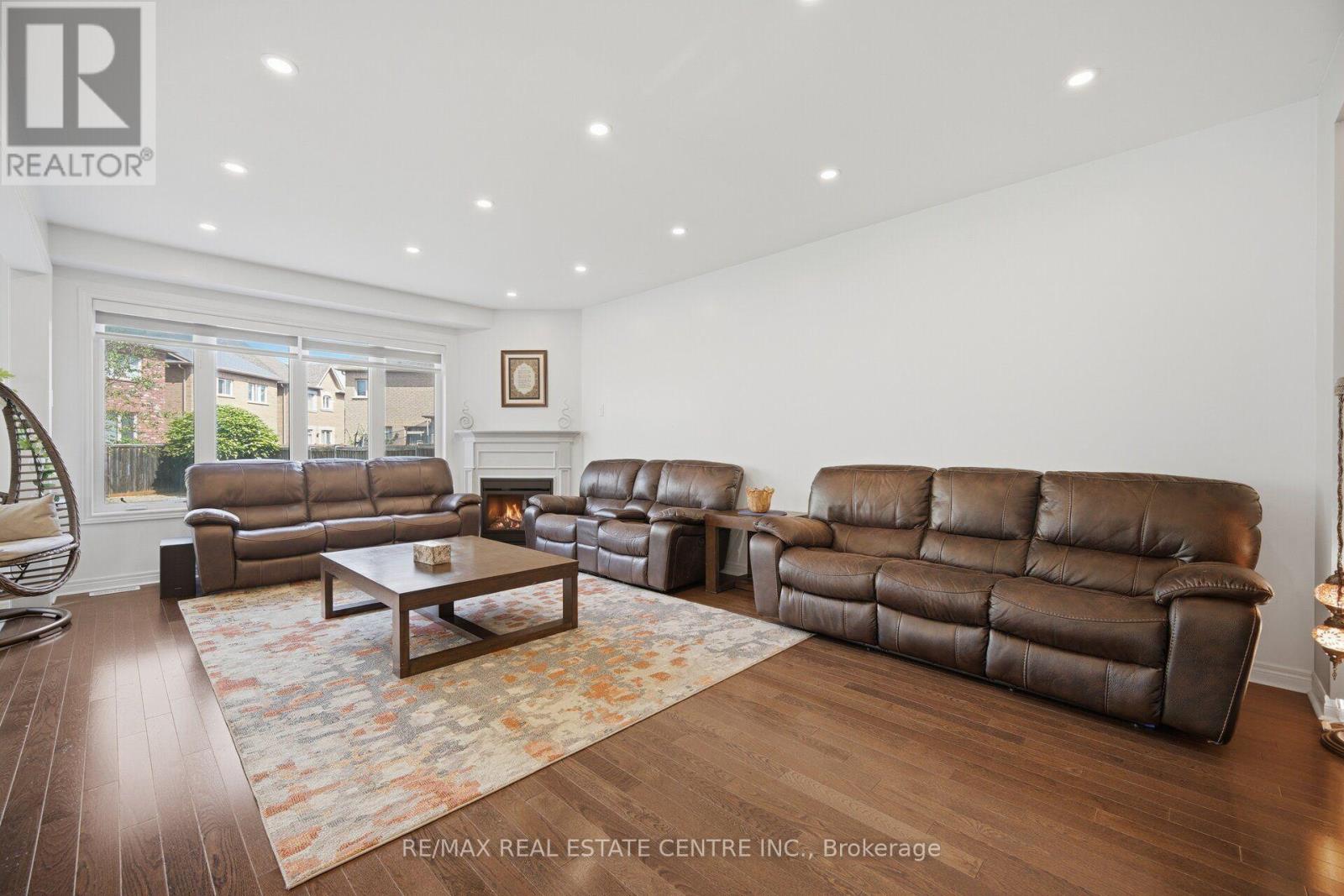 13 GOODSWAY TRAIL - 19