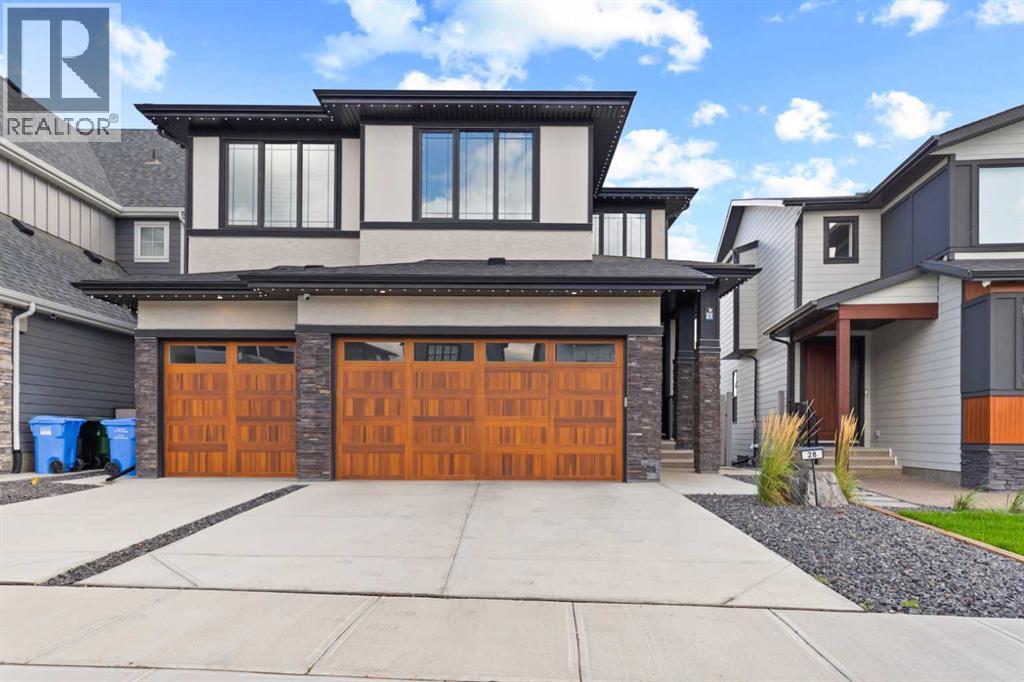 28 Royston Way NW, Calgary, Alberta, T3L0H9