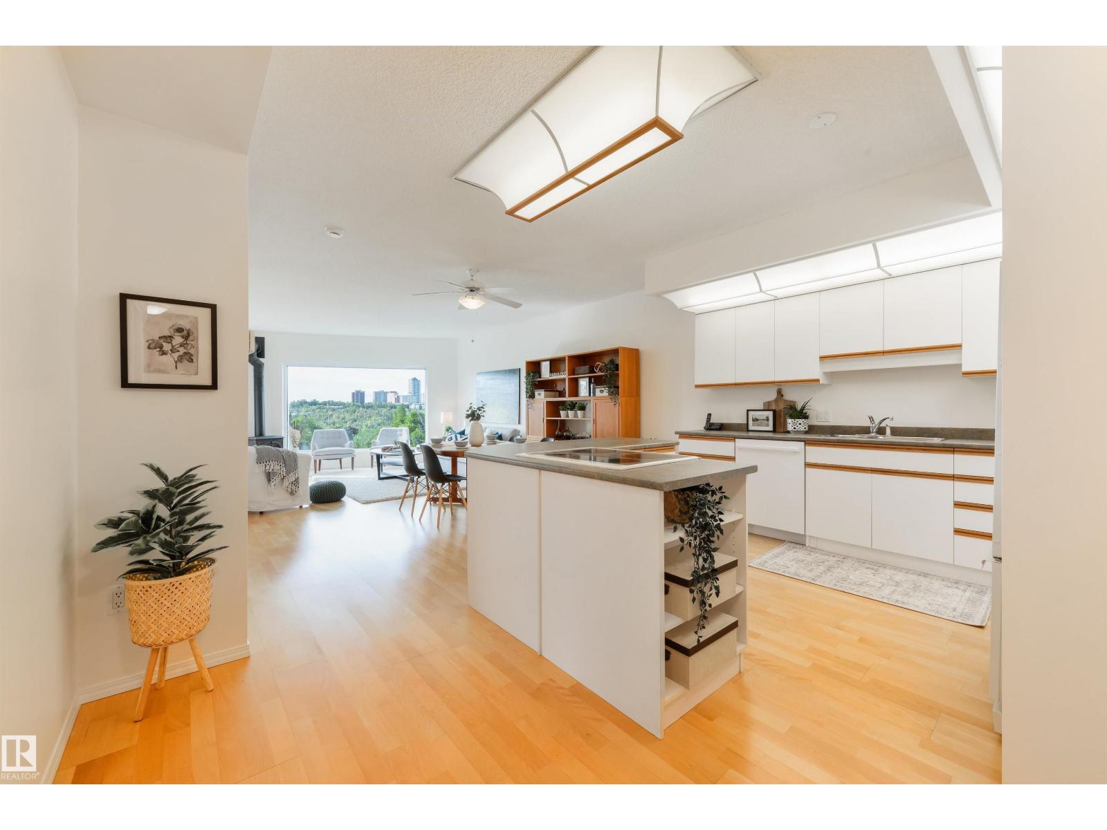 #402 9708 110 ST NW - 16