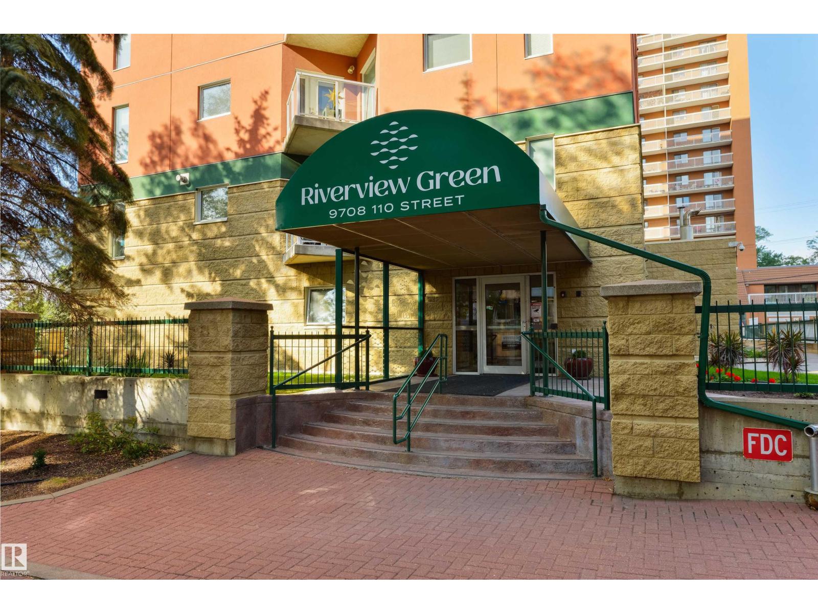 #402 9708 110 ST NW - 2