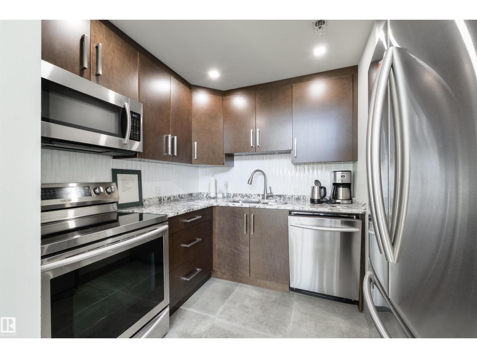 #402 9708 110 ST NW - 33
