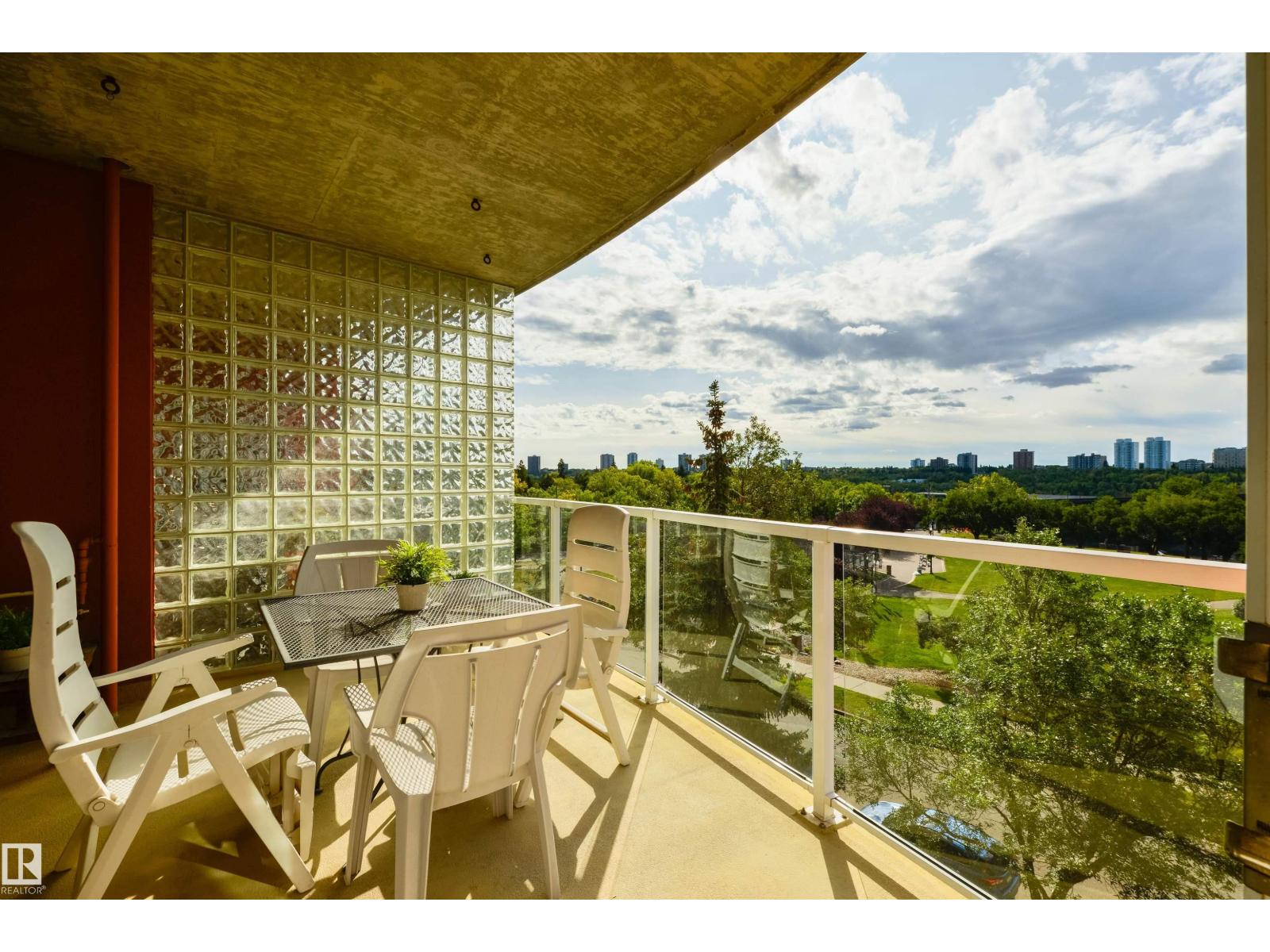 #402 9708 110 ST NW - 5