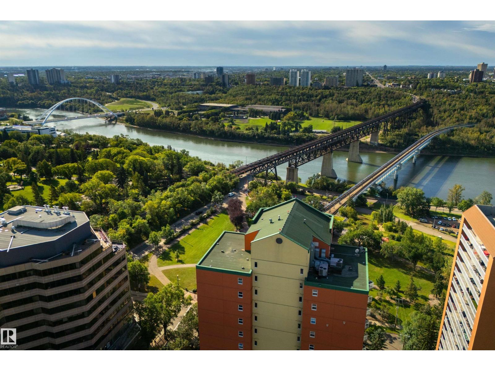 #402 9708 110 ST NW - 50
