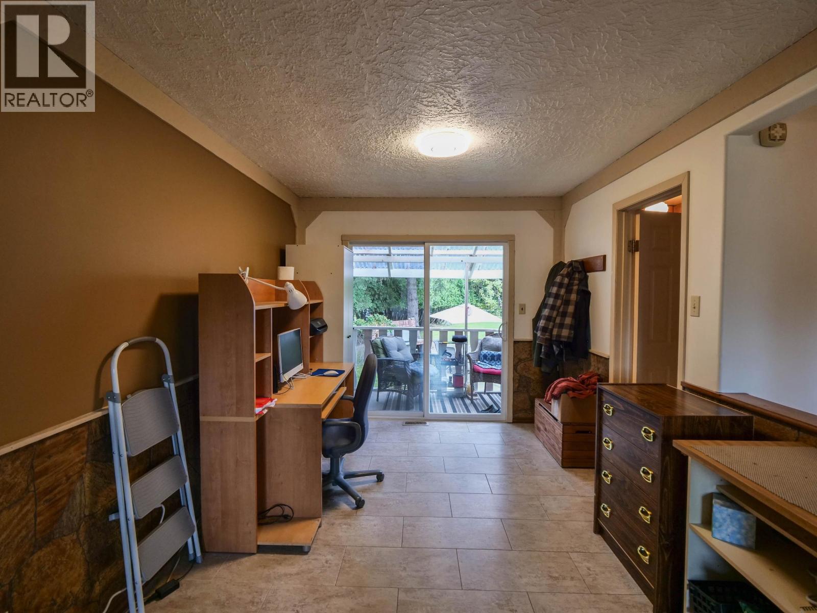 785 NORTH FRASER DRIVE - 17