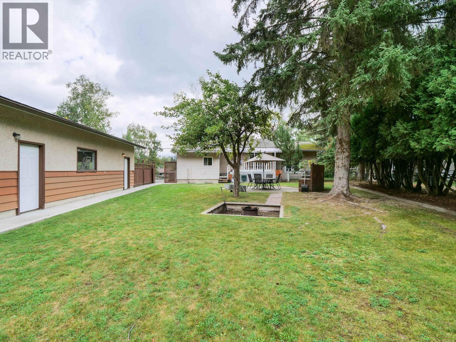 785 NORTH FRASER DRIVE - 32