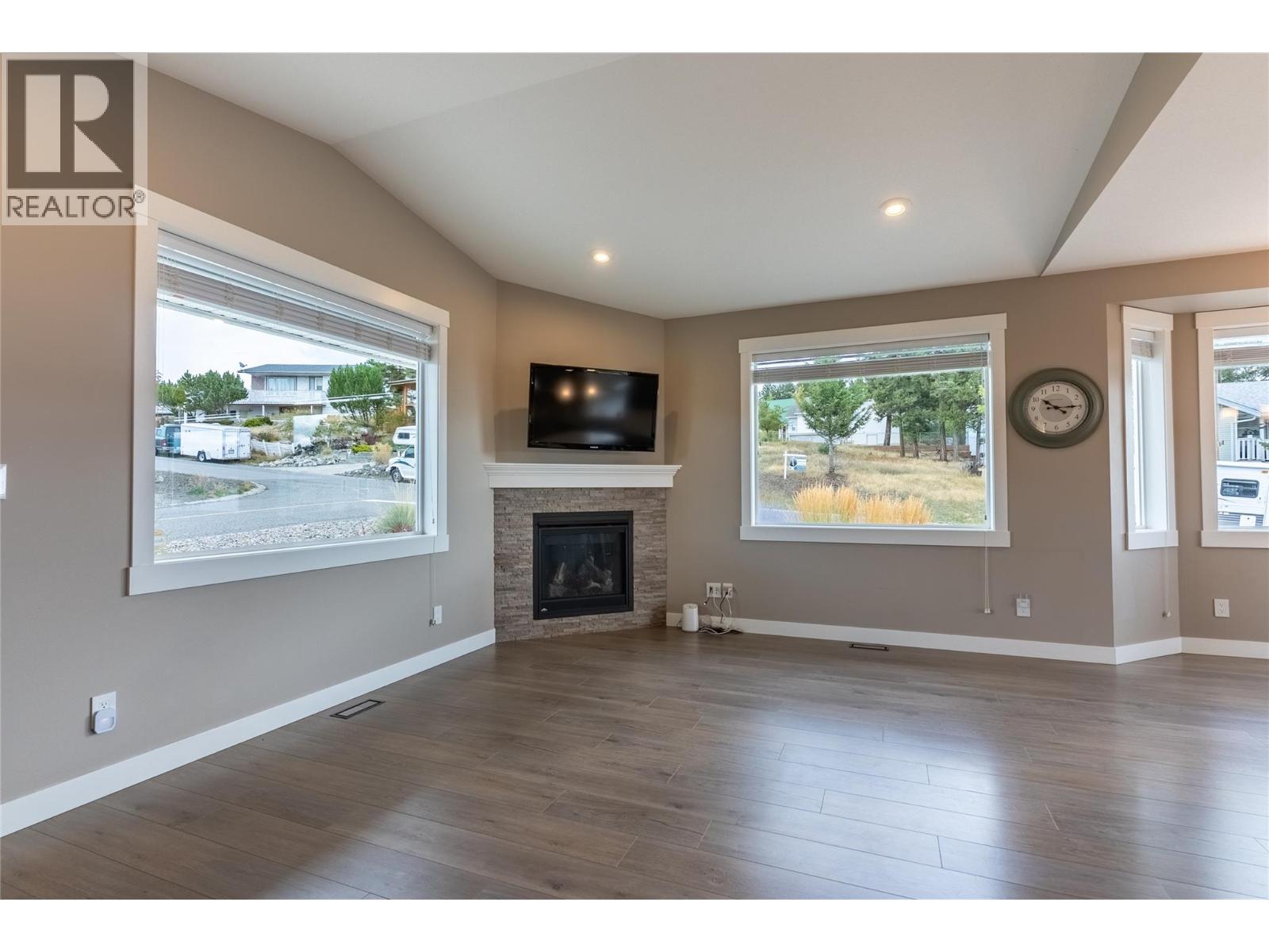 256 Calcite Drive - Image 6