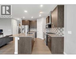 5pc Bathroom - 154 Amblehurst Way Nw, Calgary, AB T3P2A1 Photo 8