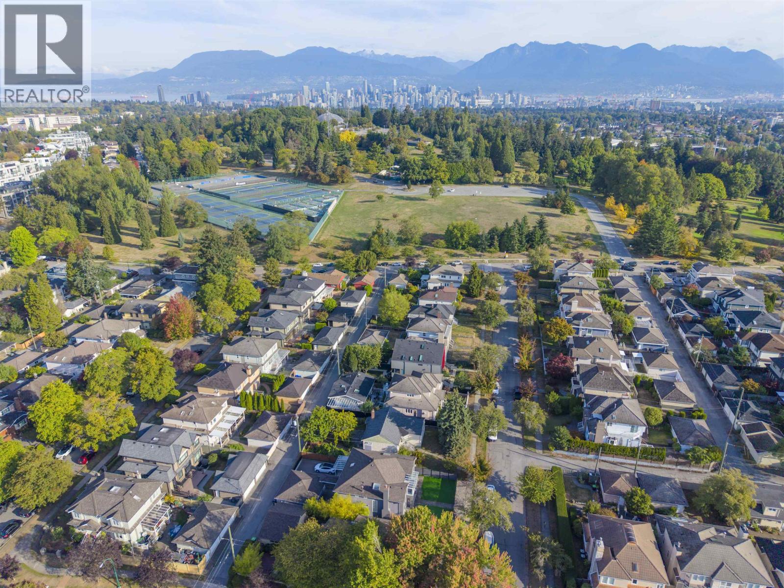 5483 COLUMBIA STREET, Vancouver