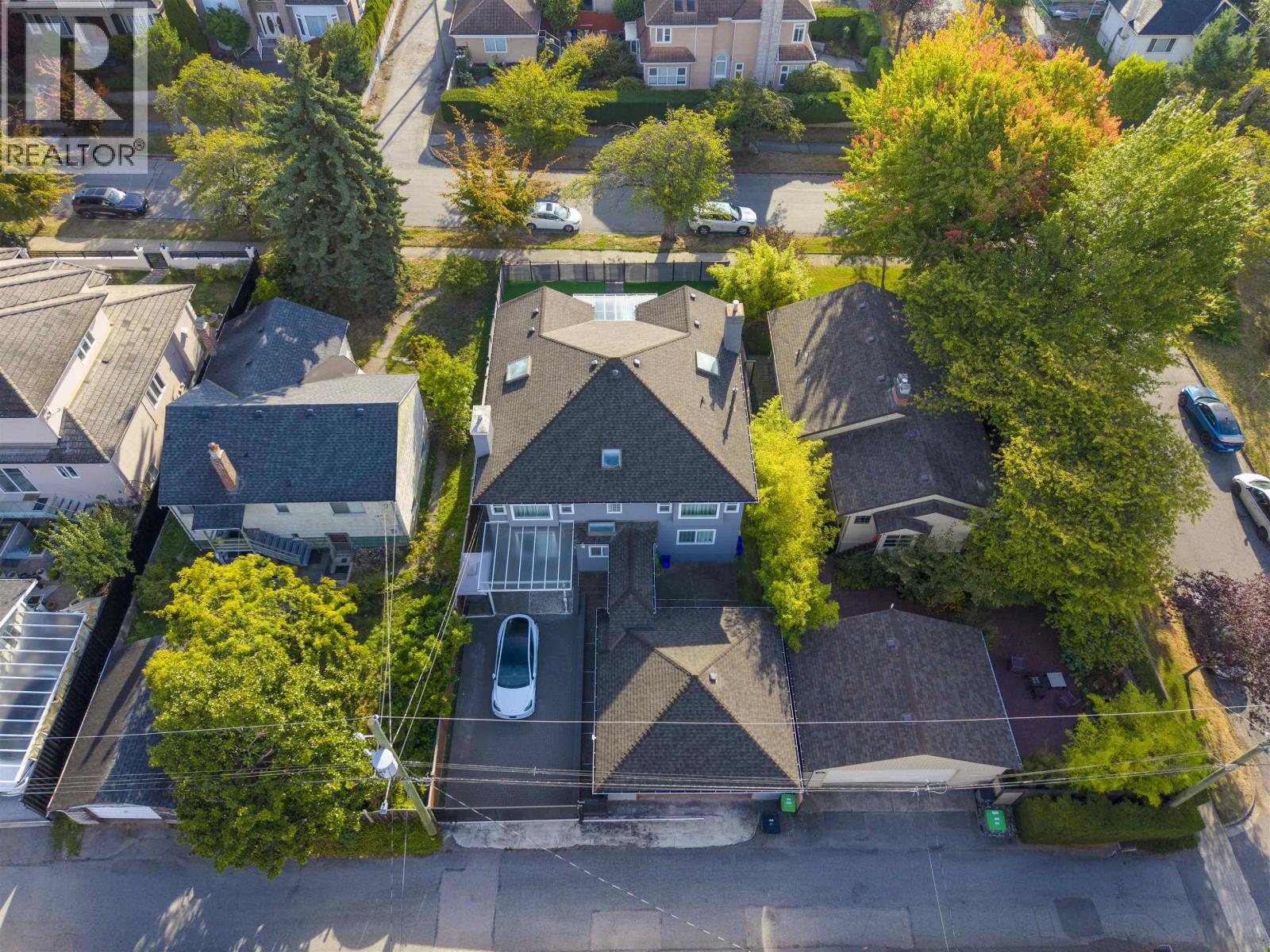 5483 COLUMBIA STREET, Vancouver