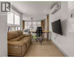 3pc Ensuite bath - 433 Churchill Avenue Unit# 101, Penticton, BC V2A1C9 Photo 15