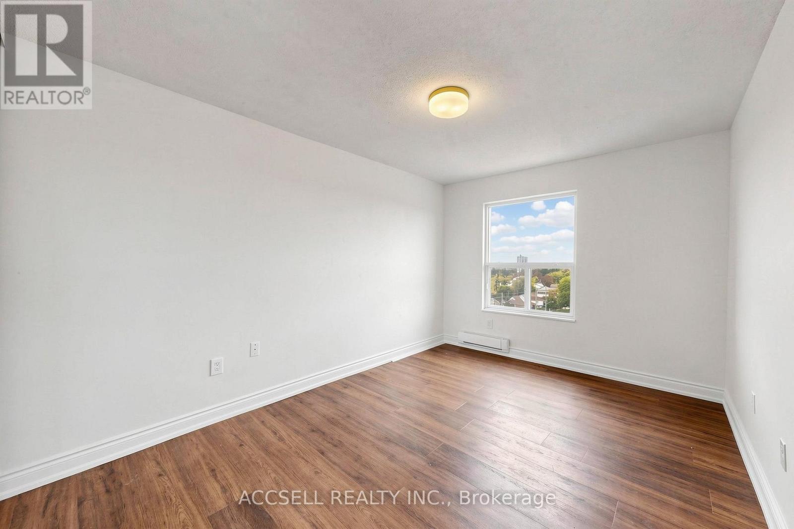 #901 855 KENNEDY ROAD - 25
