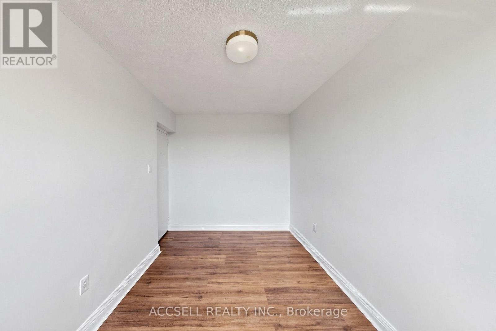#901 855 KENNEDY ROAD - Image 32