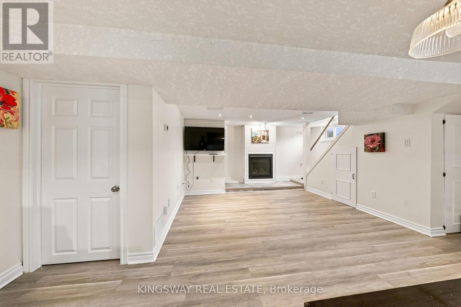 8096 WELLINGTON ROAD 18 ROAD N - 35