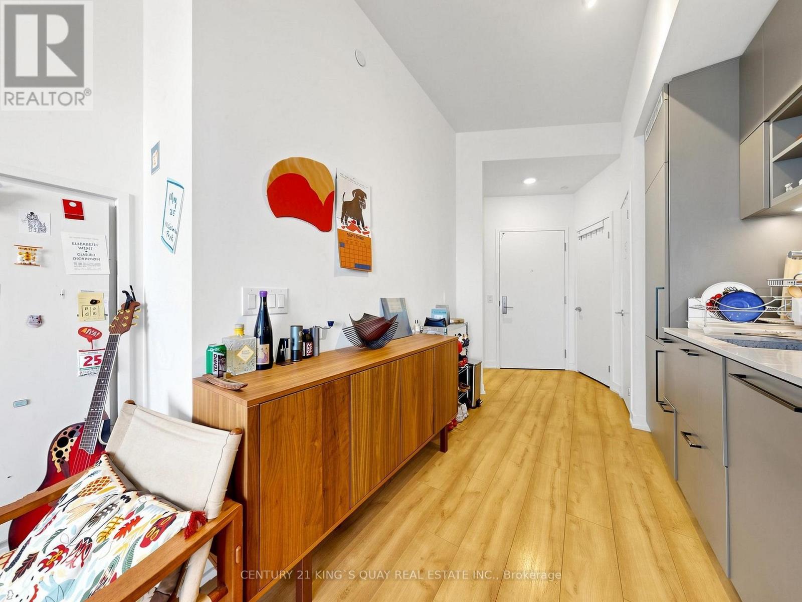 #2408 135 EAST LIBERTY STREET - 16