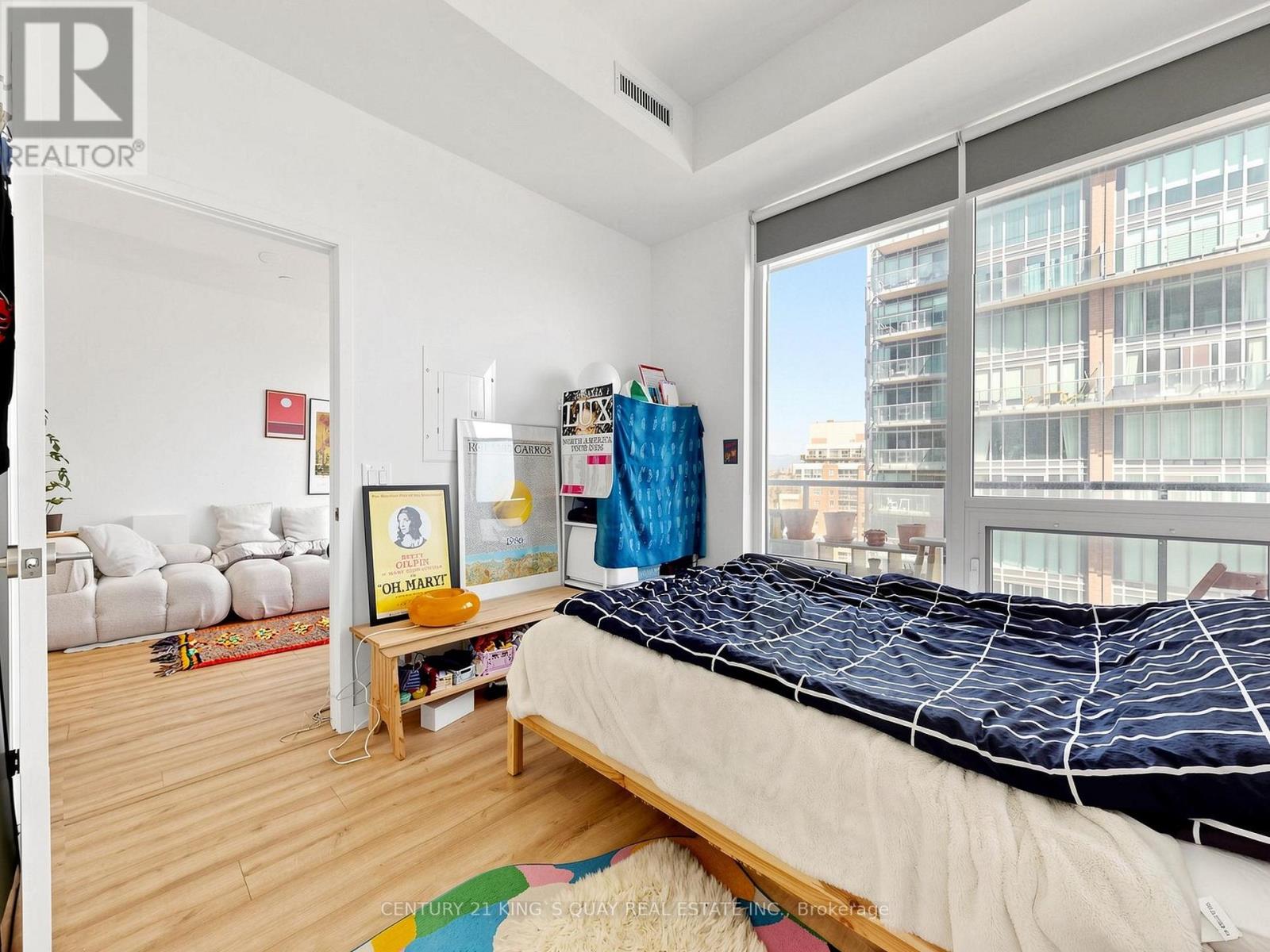#2408 135 EAST LIBERTY STREET - 19