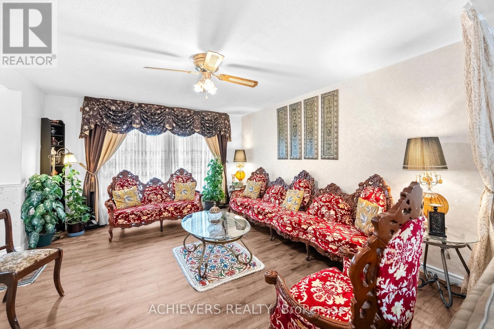 39 DANESBURY CRESCENT - 12