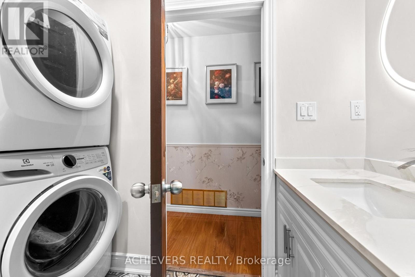 39 DANESBURY CRESCENT - 20