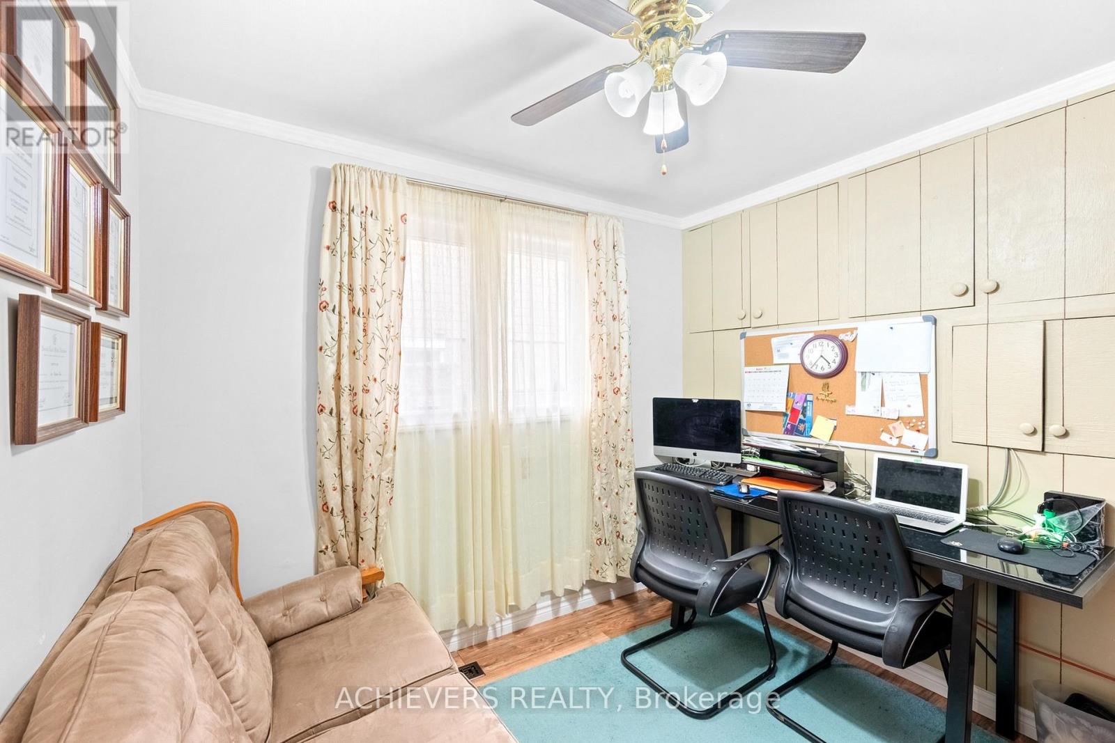 39 DANESBURY CRESCENT - 22