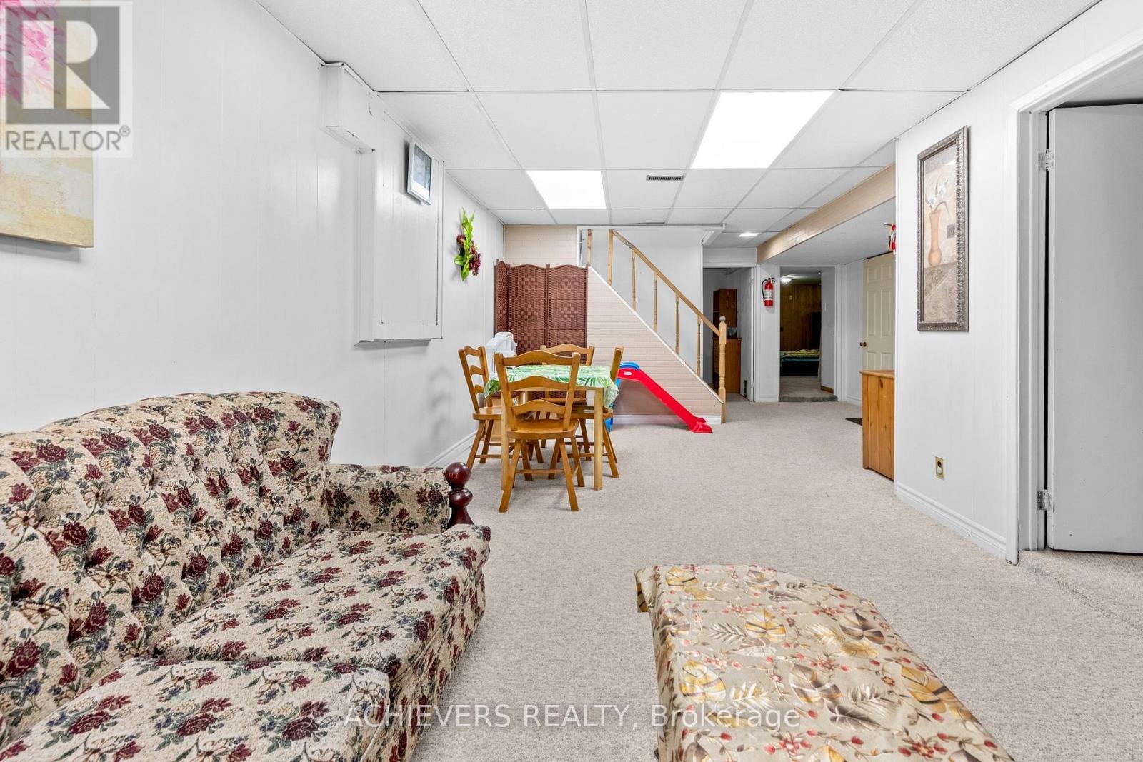 39 DANESBURY CRESCENT - Image 30