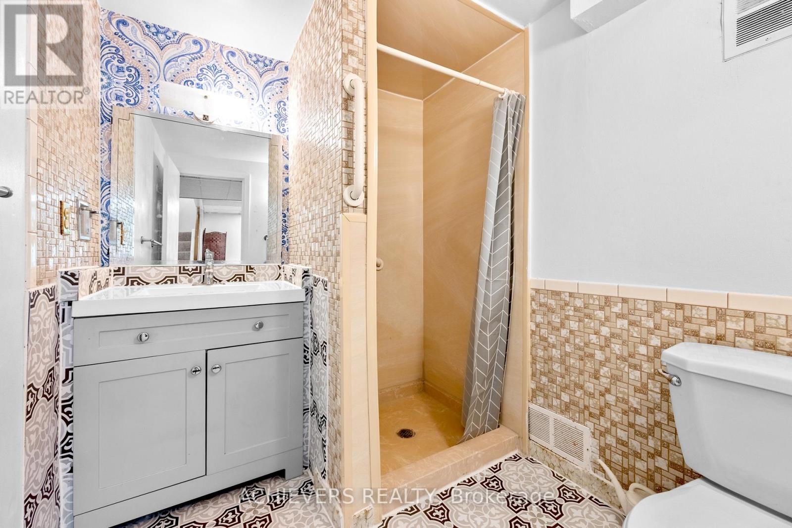 39 DANESBURY CRESCENT - 35