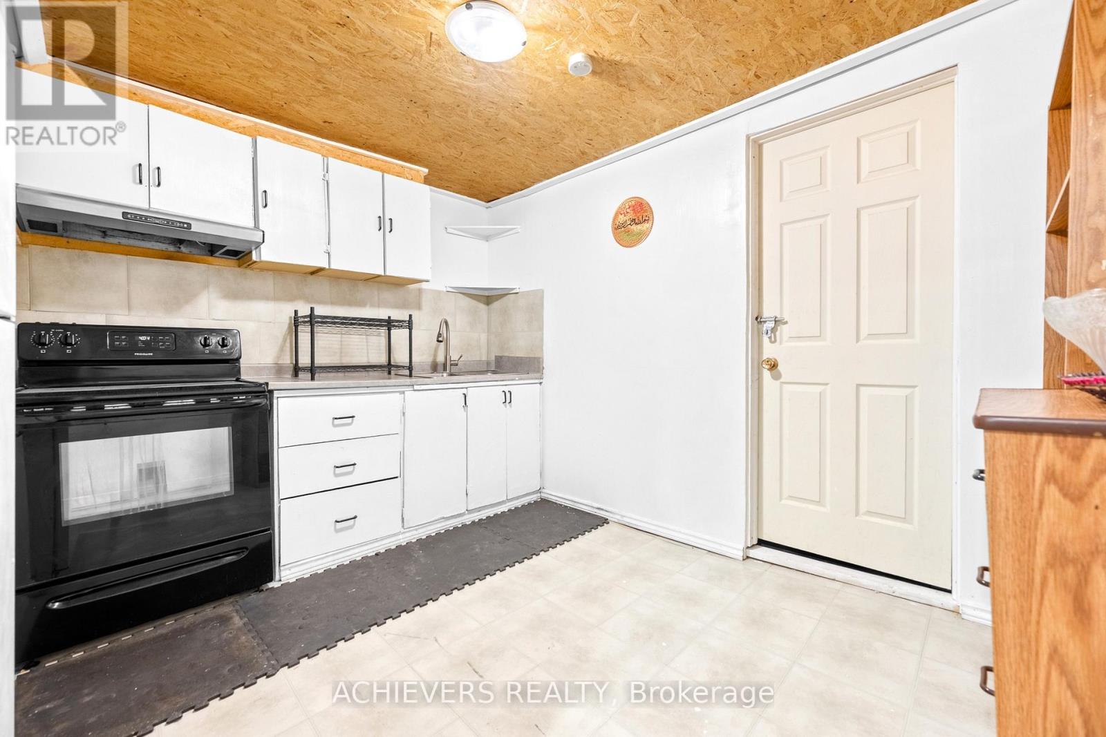 39 DANESBURY CRESCENT - Image 38