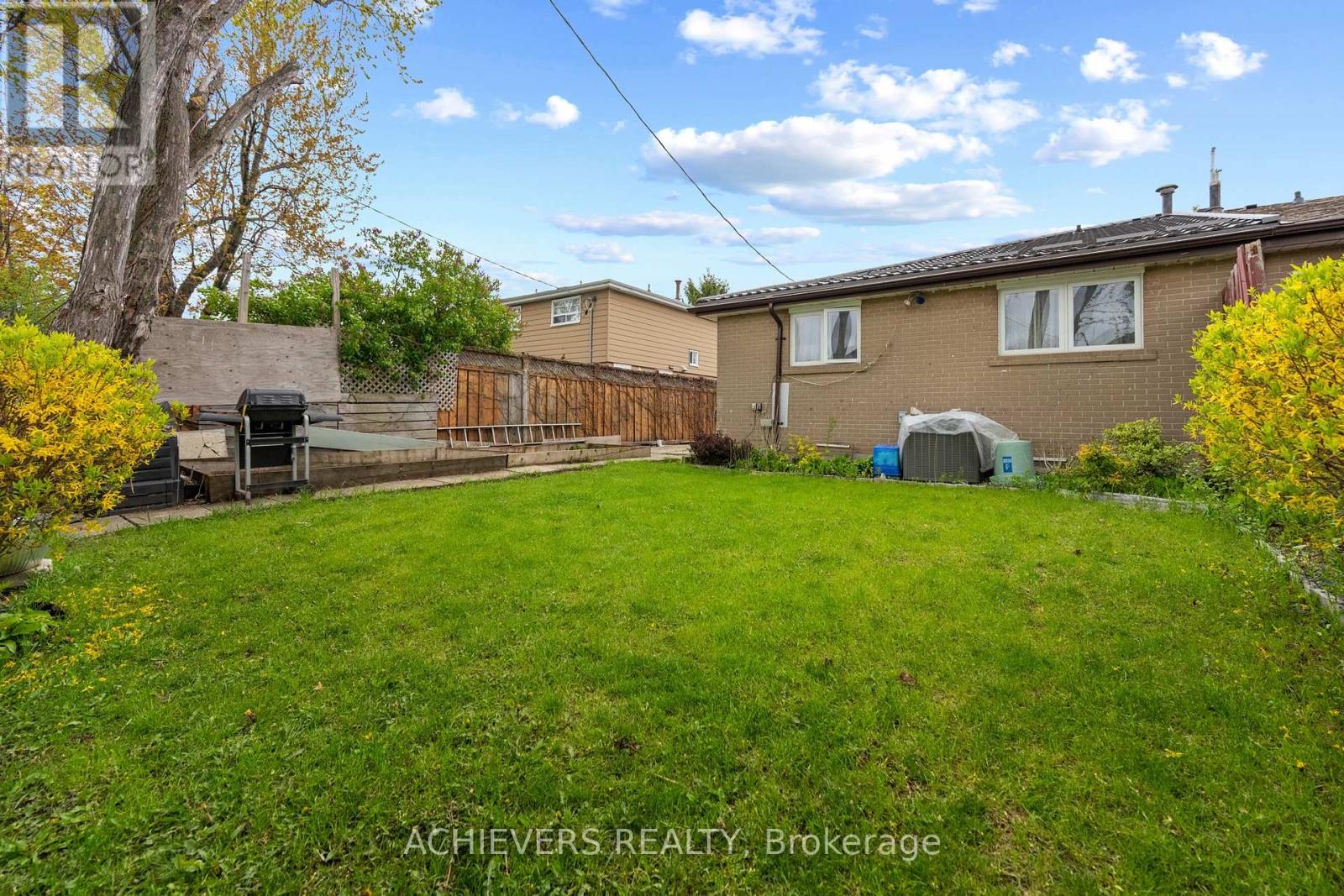 39 DANESBURY CRESCENT - 45