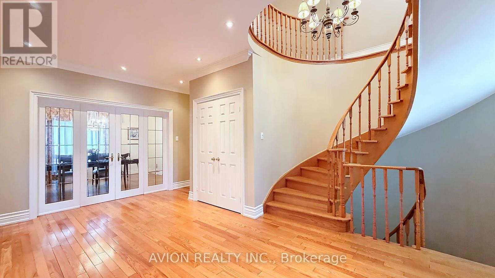 2068 NIPIGON DRIVE - 2