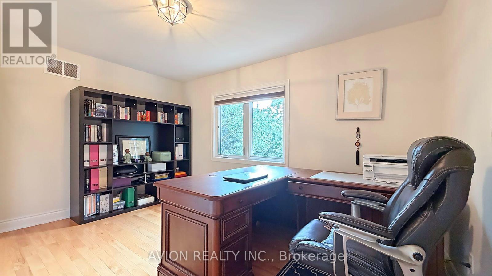 2068 NIPIGON DRIVE - 24