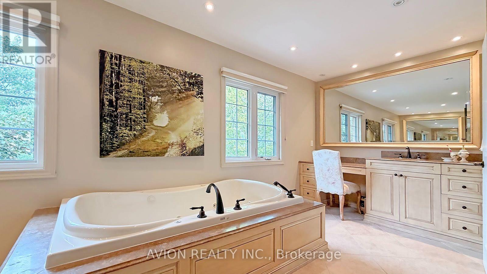 2068 NIPIGON DRIVE - 28