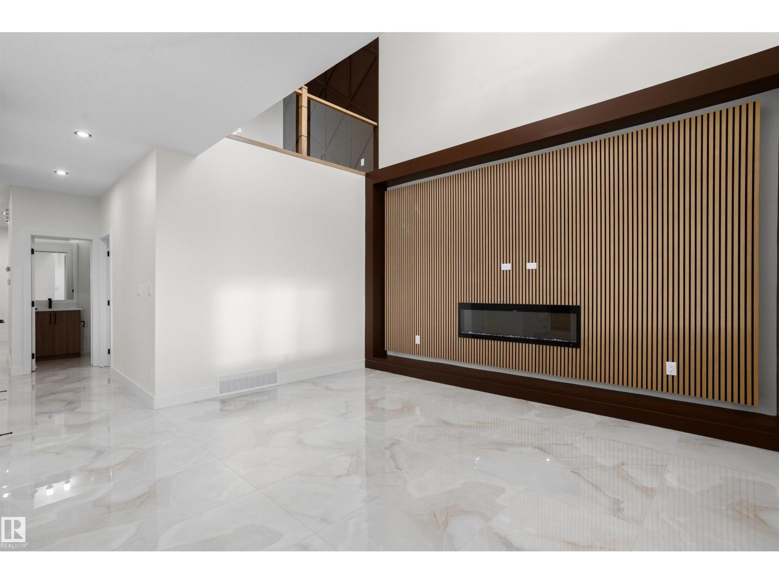 216 21 ST SW - 21