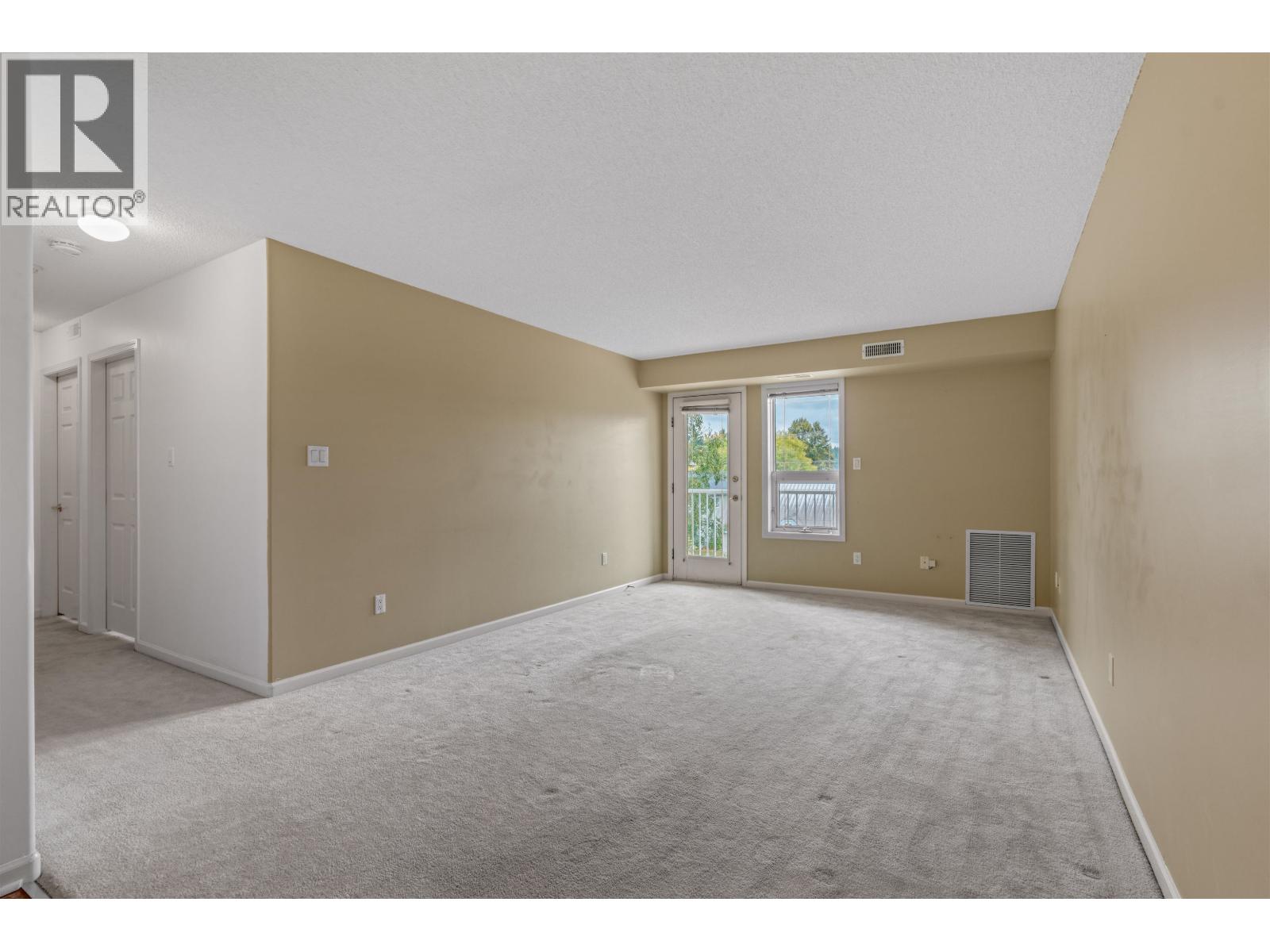 Photo 10 of 22 — 205 1963 6TH AVENUE · Prince George, BC