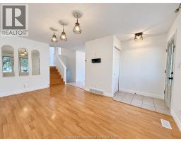 Living room - 8 Hampton Court, Chatham, ON N7M6K9 Photo 8