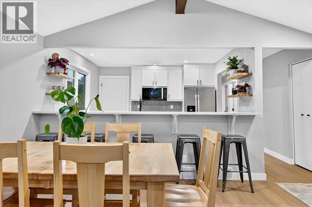 344 Midlake Boulevard SE - 11