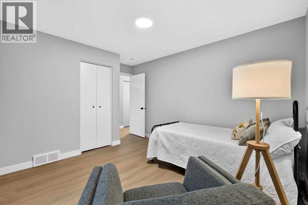 344 Midlake Boulevard SE - 32