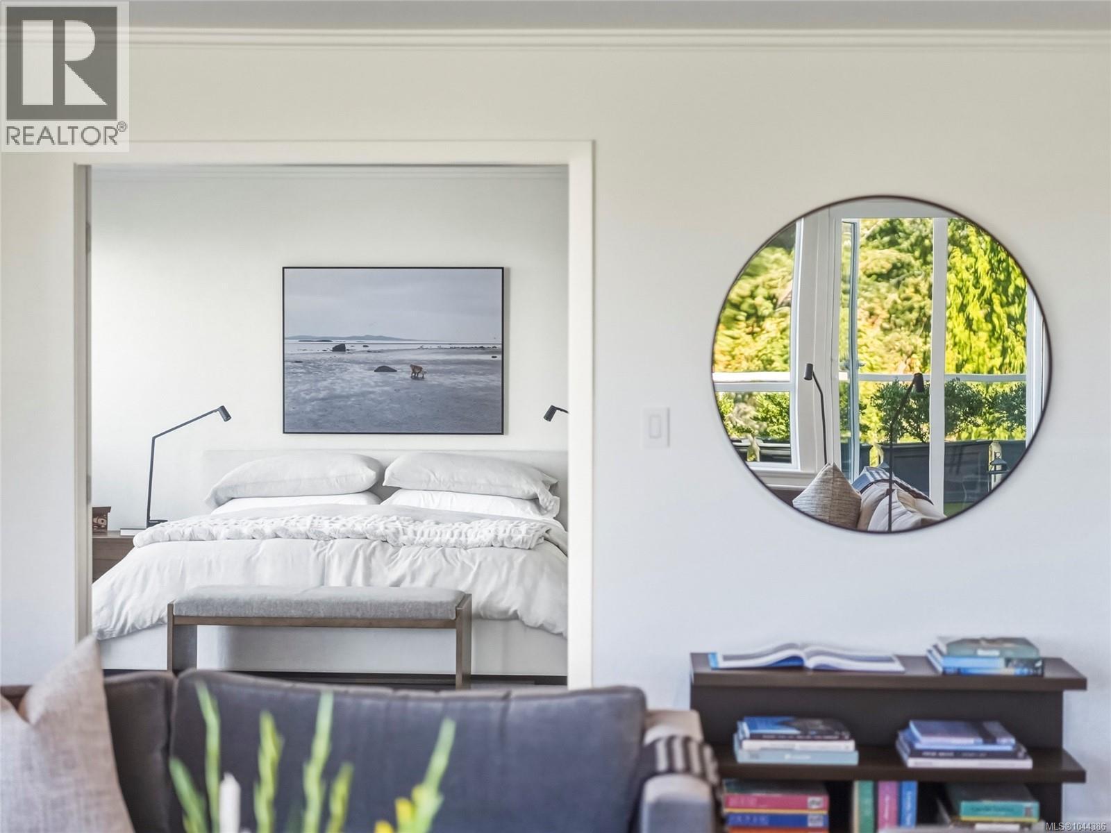 1 4771 Cordova Bay Road, Saanich