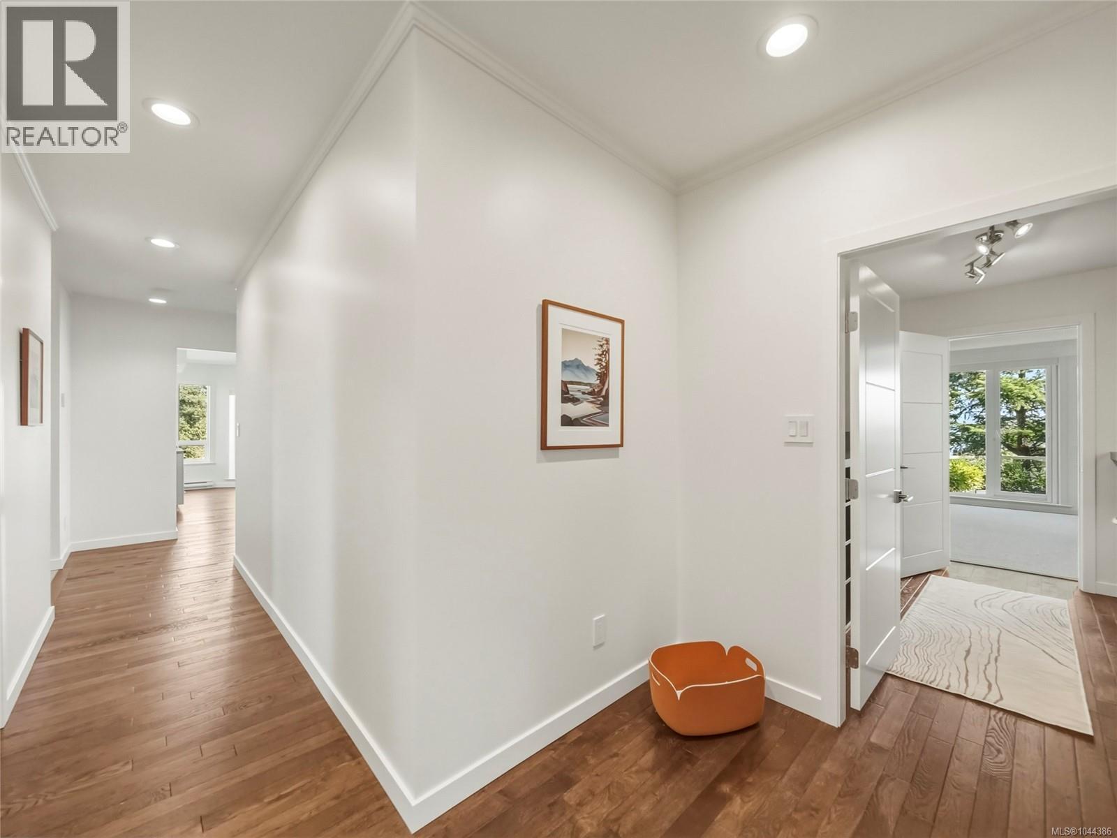 #1 4771 Cordova Bay Rd - 20