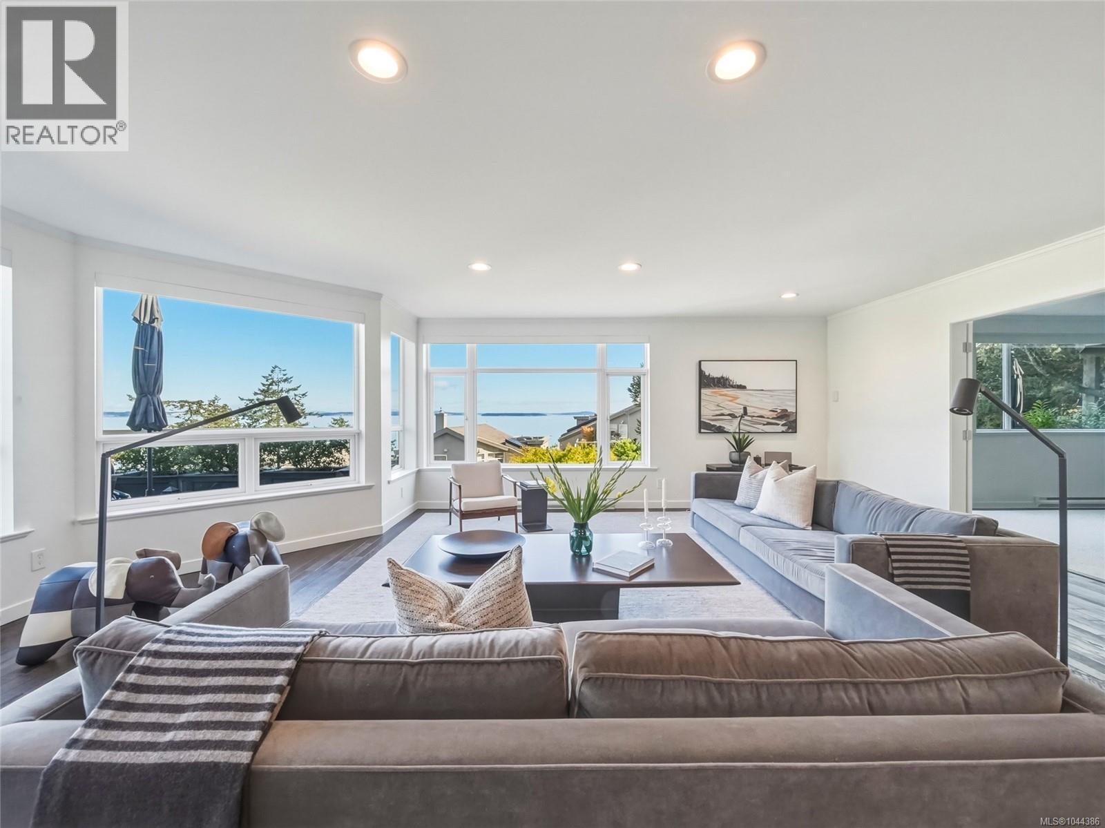 #1 4771 Cordova Bay Rd - 4