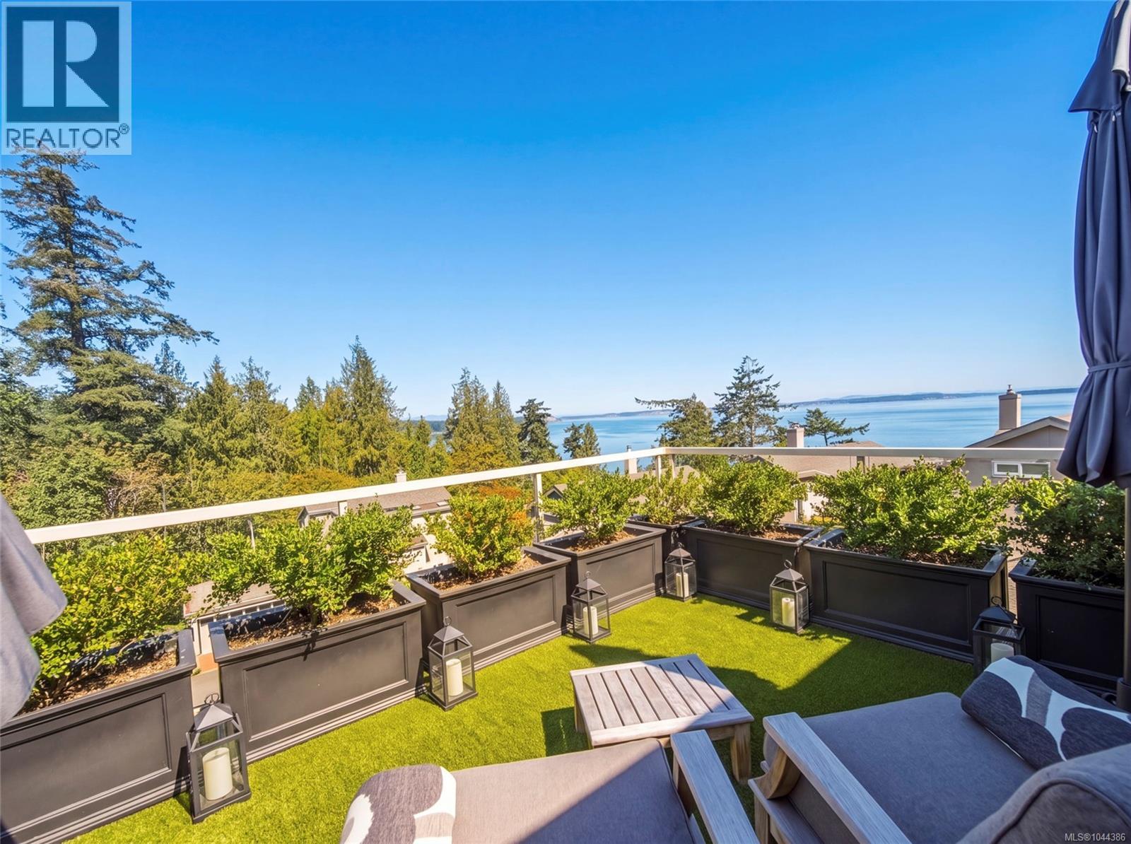 #1 4771 Cordova Bay Rd - 6