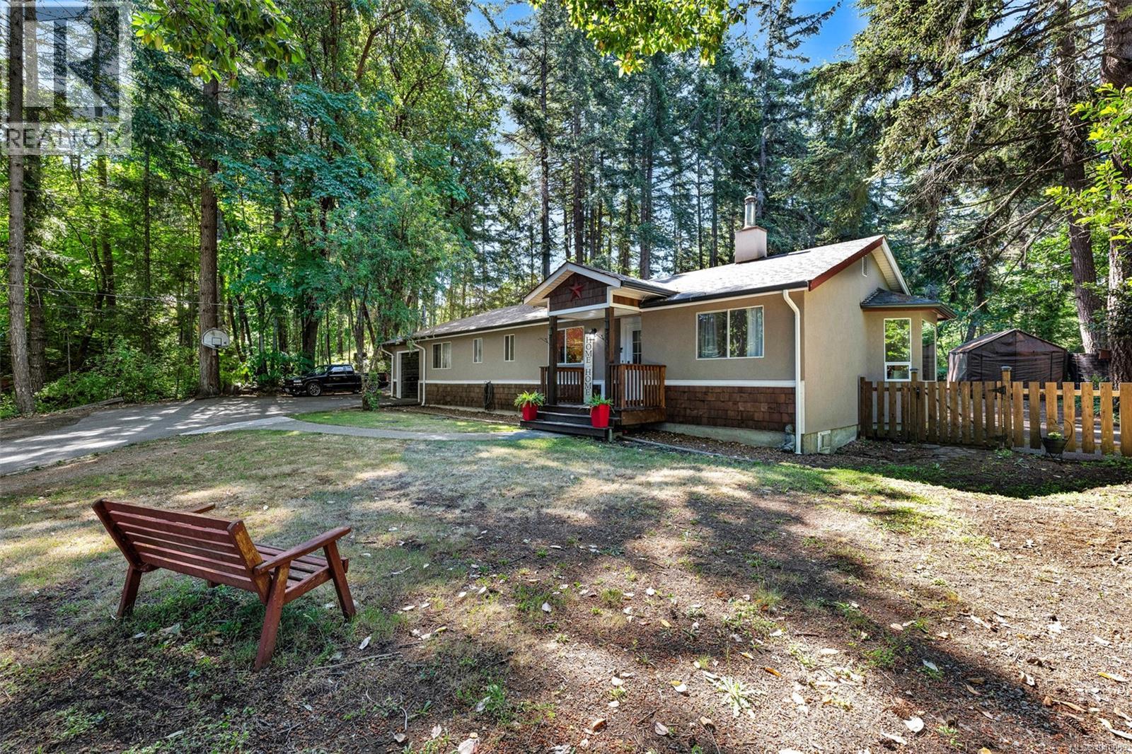 1290 McKenzie Dr, Duncan