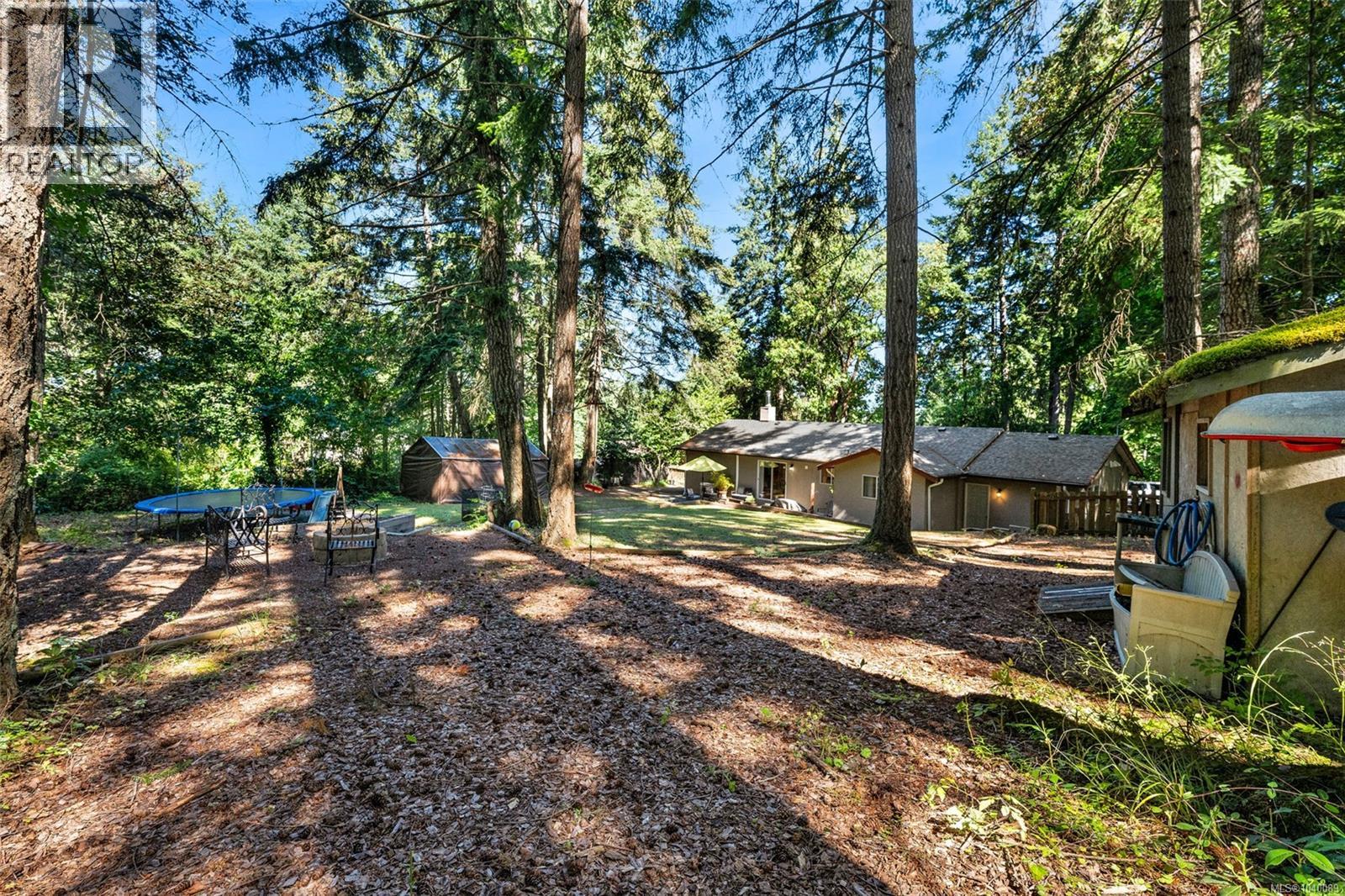 1290 McKenzie Dr, Duncan