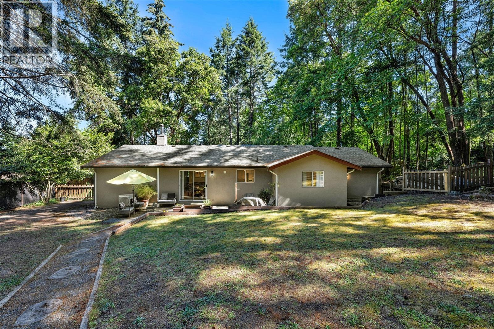 1290 McKenzie Dr, Duncan