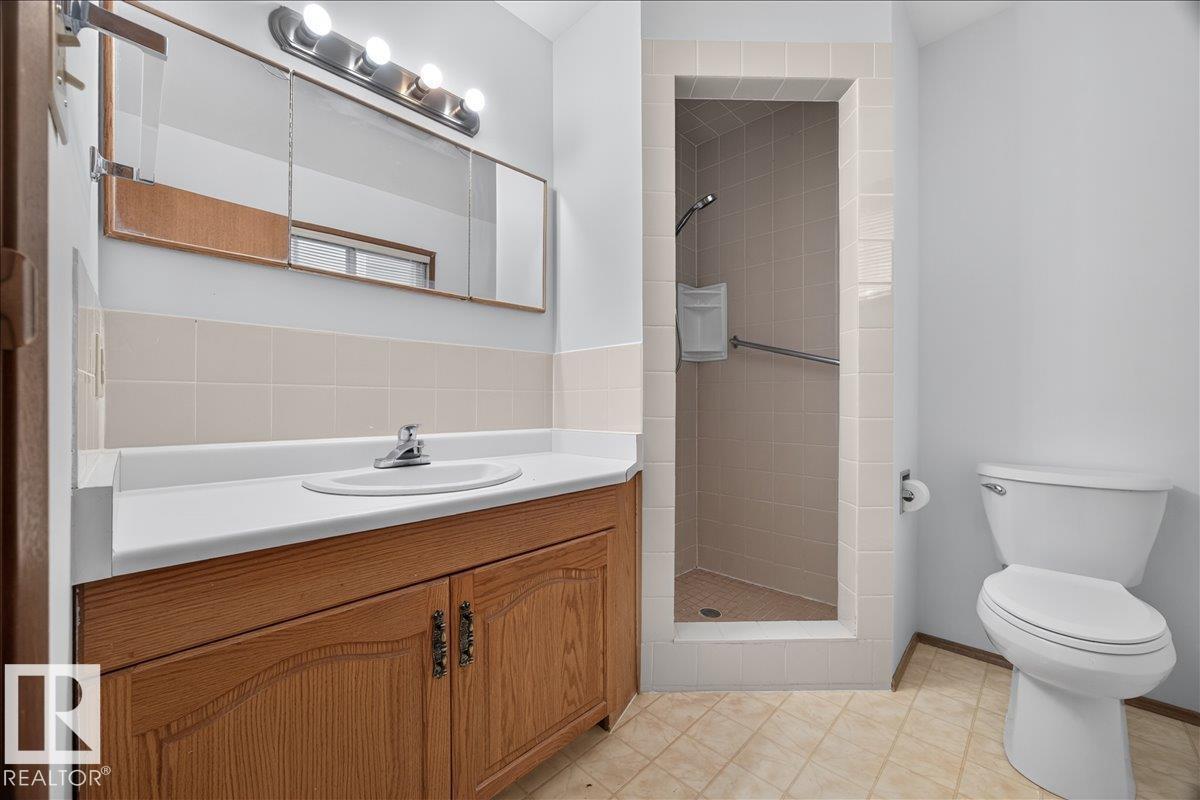 2907 49 ST NW - Image 35