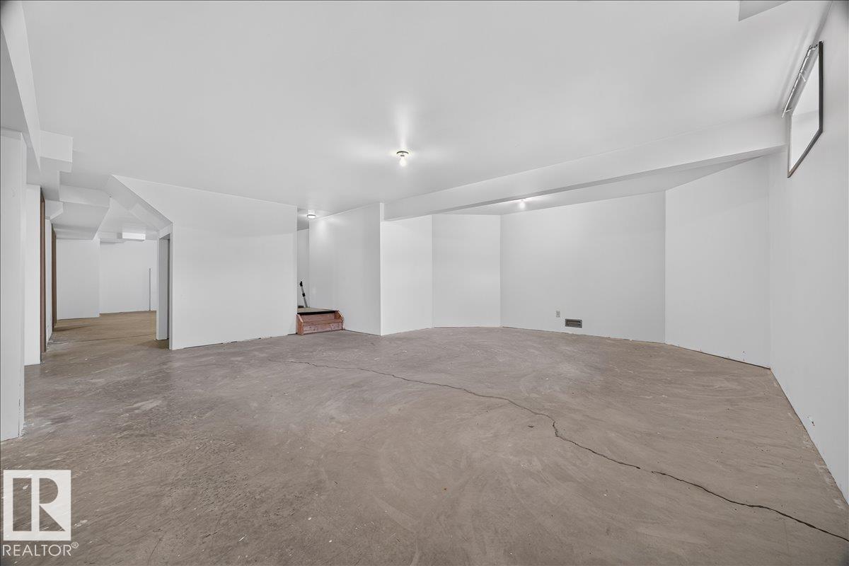 2907 49 ST NW - 38