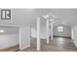 Living room - 2427 Mercer, Windsor, ON N8X3R6 Photo 9