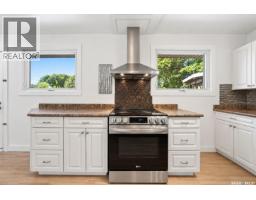 405 W Avenue N, Saskatoon, SK S7L3G9 Photo 11