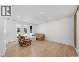 4pc Bathroom - 405 W Avenue N, Saskatoon, SK S7L3G9 Photo 6