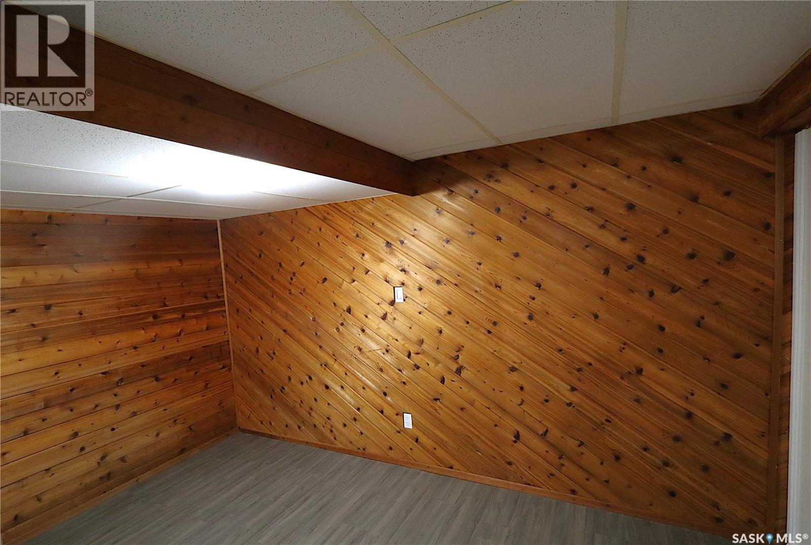 910 DEVONSHIRE DRIVE N - Image 30